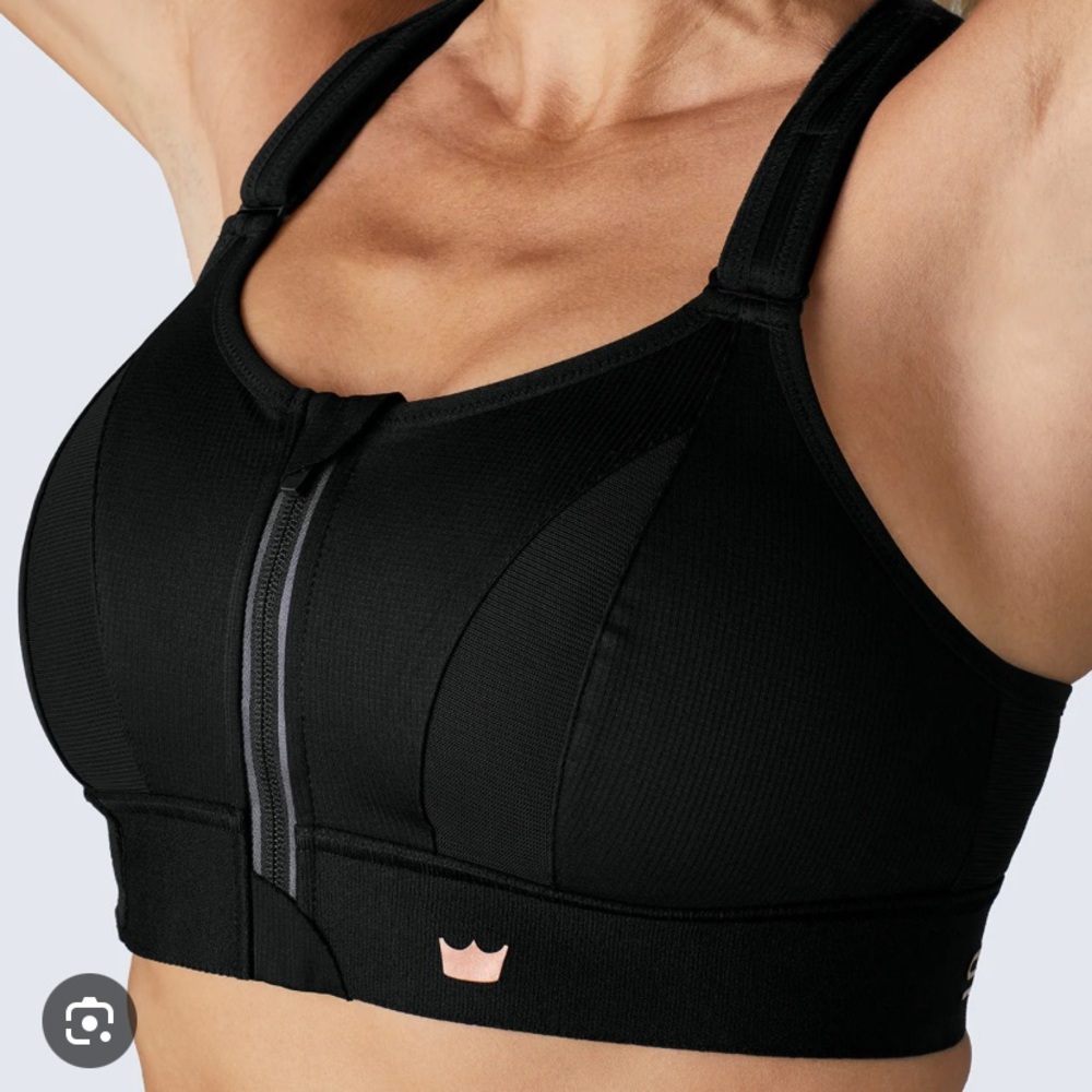 SHEFIT Ultimate sports bra